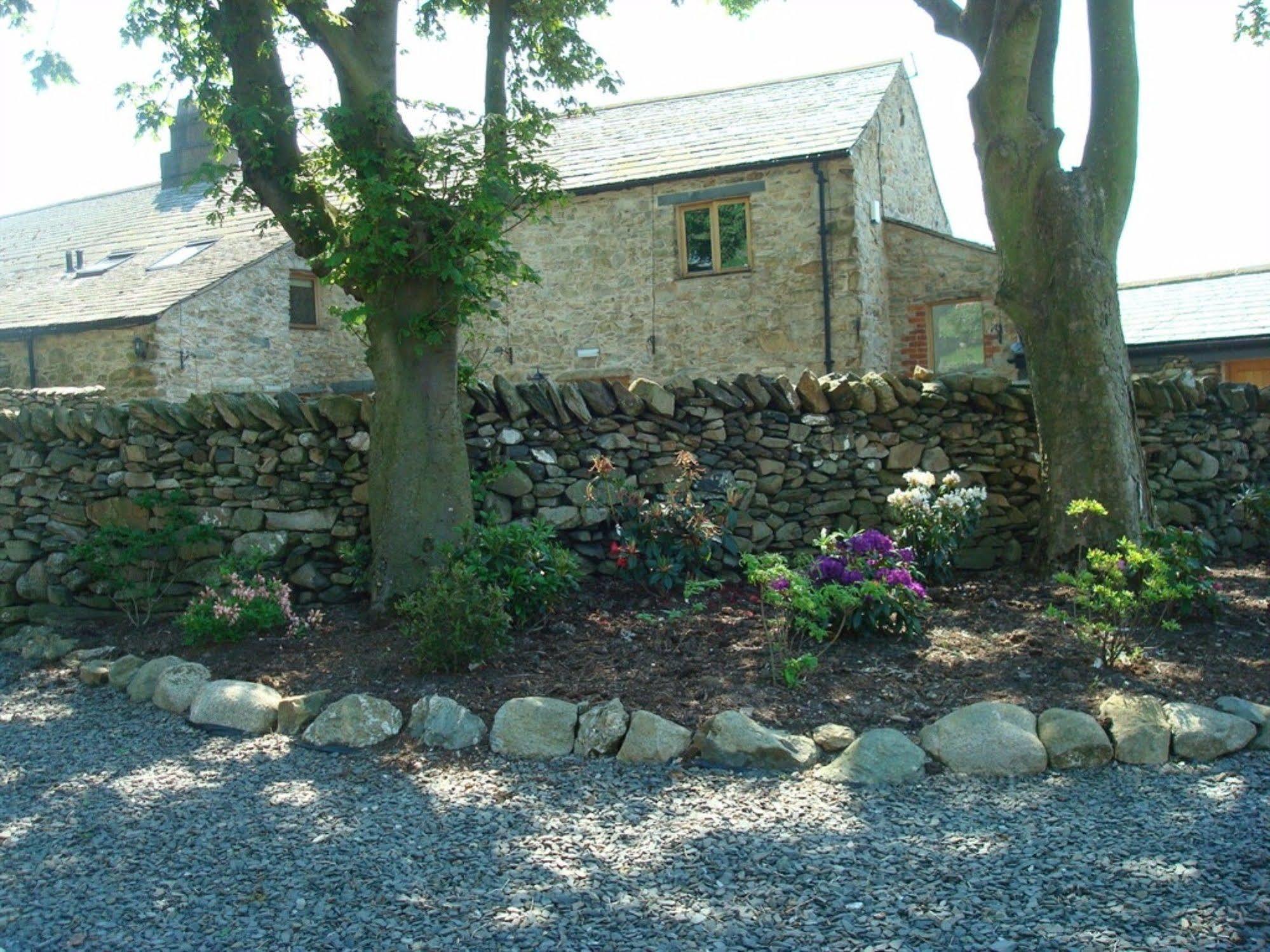 Hotel The Wayside And Whisky Barn Whitbeck Exterior foto